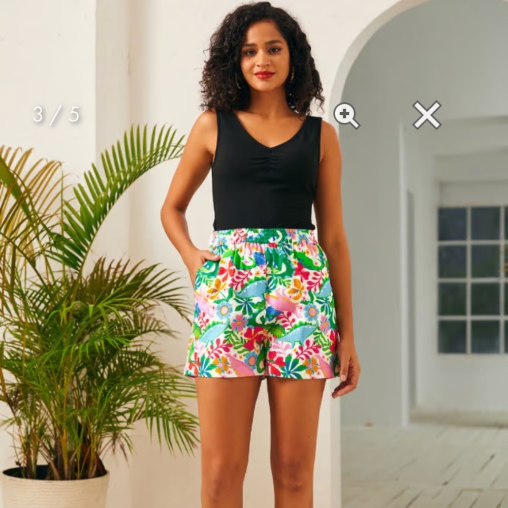 NWT ModCloth Vintage Voyager Women’s Shorts in Dinoflage Print